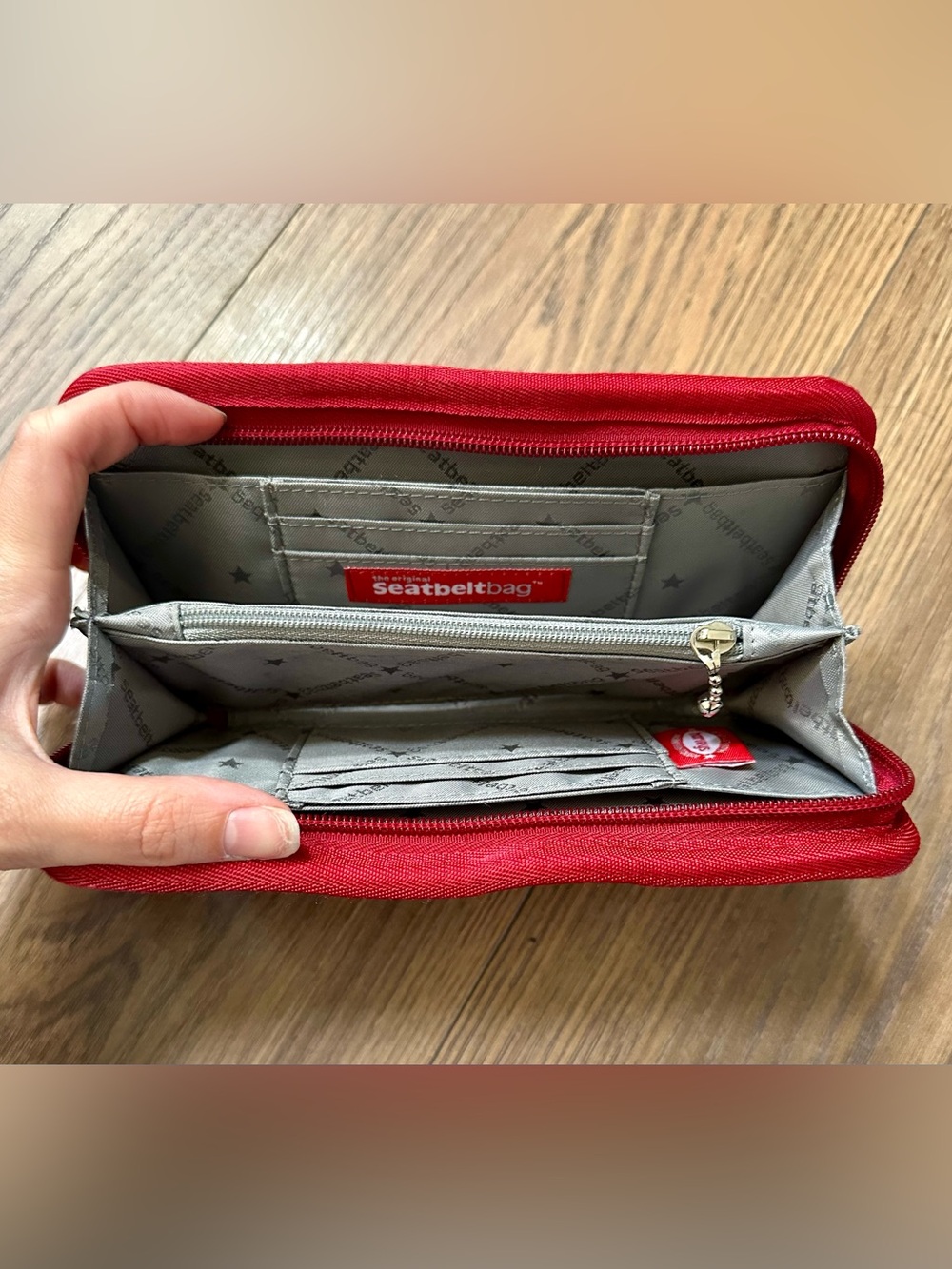 Harvey’s Seatbelt Red Zip Wallet - Picture 6 of 10